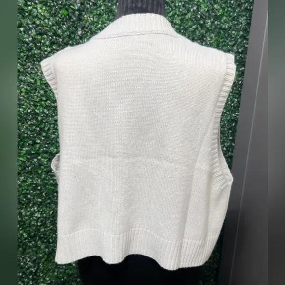 Crochet lightweight Vest - Picture 2 of 5
